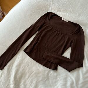 NEVER WORN BROWN RIBBED LONG T-SHIRT